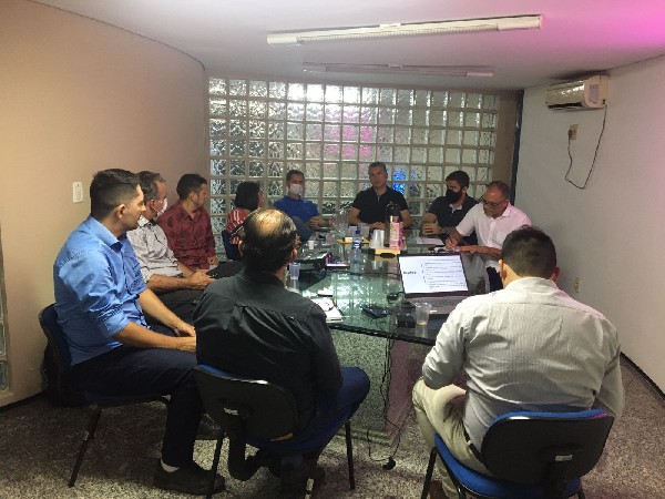Juazeiro participa de reunião para fortalecimento do polo calçadista