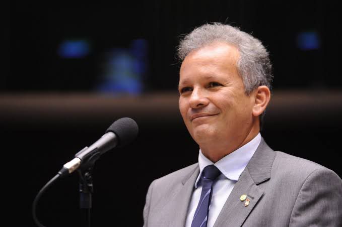 “Não haverá chances para o atraso”, diz André Figueiredo sobre candidatura do PDT