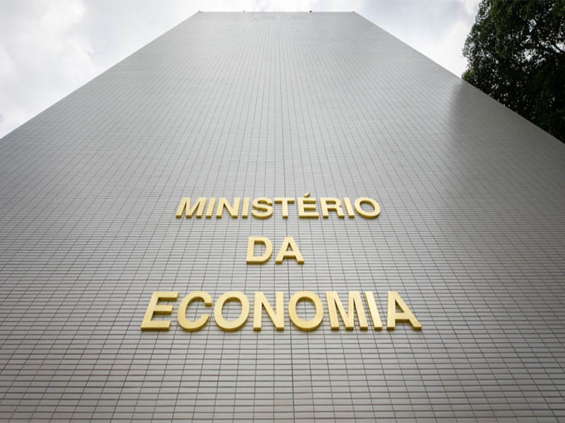 Corte no Orçamento deve ser em saúde e educação, diz Ministério da Economia