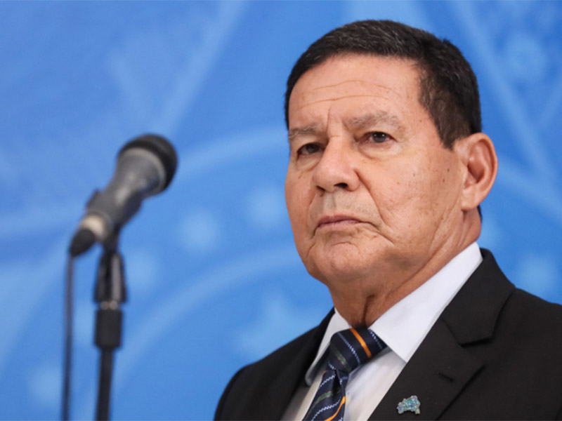 ‘Muita espuma e pouco chope’, diz Mourão sobre CPI da Covid
