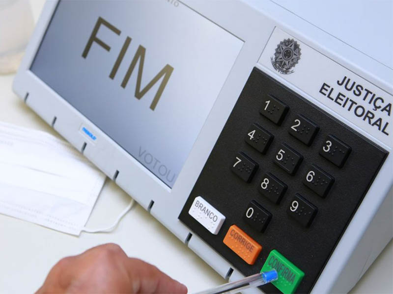 Equipe da PF começa a inspecionar códigos-fonte da urna eletrônica