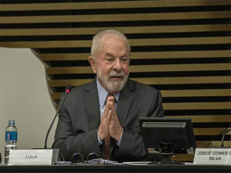 Lula confirma ida à posse de Alexandre de Moraes no TSE; Bolsonaro é esperado