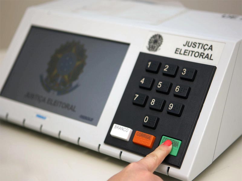 Doutor e professor são os títulos mais usados pelos candidatos nas urnas