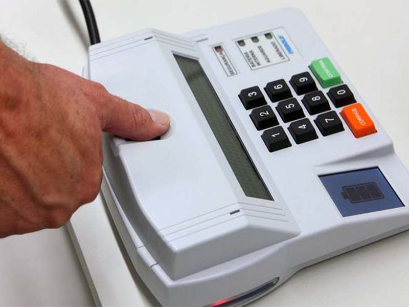 Técnicos do TSE dizem ser inviável auditar urna com biometria no dia da eleição, como quer Defesa