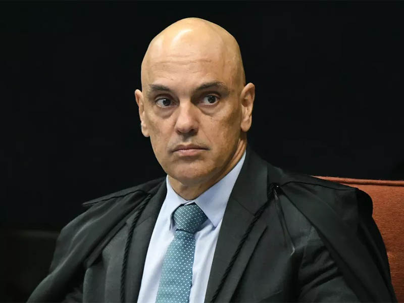 Moraes nega pedido da PGR para arquivar inquérito sobre dados sigilosos divulgados por Bolsonaro