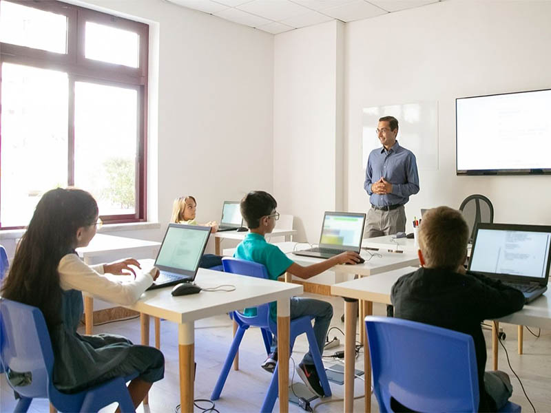 Câmara aprova criação de Política Nacional de Educação Digital