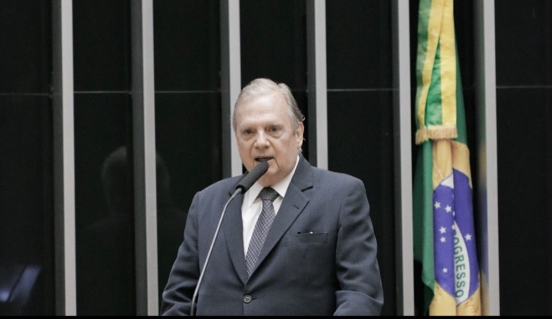 Tasso anuncia apoio do PSDB a Roberto Cláudio