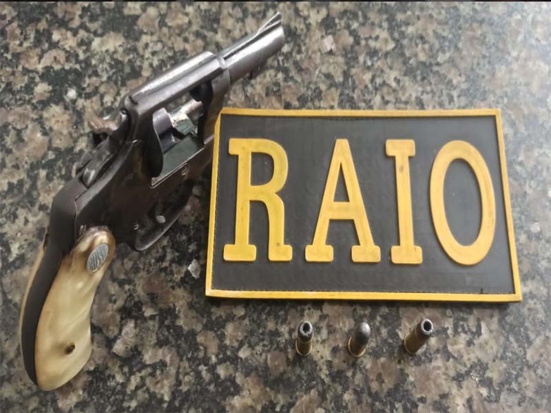 BPRAIO prende acusado de crime e apreende arma de fogo em Crato