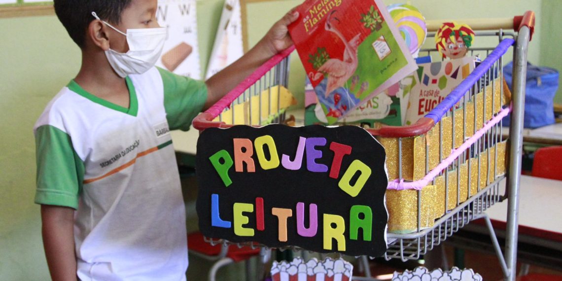 Escola Municipal de Barbalha cria projeto “Ler é uma Delícia”