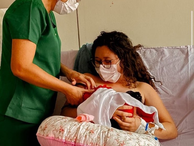 Hospital de Farias Brito realiza ação de incentivo ao aleitamento materno