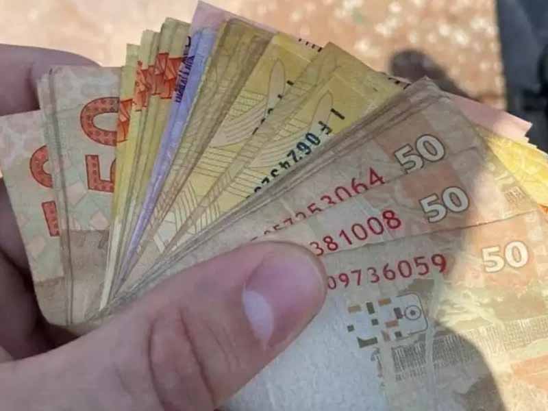 Taxa média de juros cai em agosto, mas segue tendência de alta