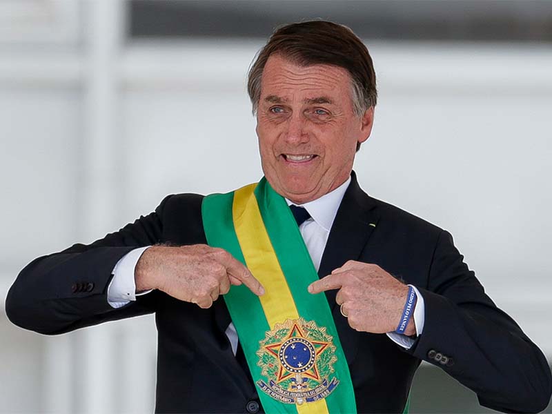 Bolsonaro diz que vai “passar a faixa” e “se recolher” caso não seja reeleito
