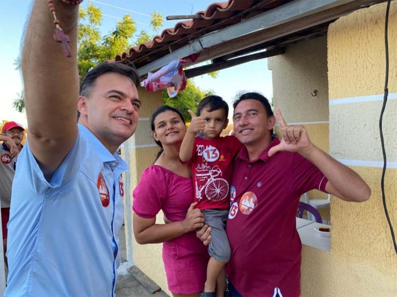 No Sertão Central, Fernando Santana pede que eleitores tenham confiança no trabalho dos bons políticos