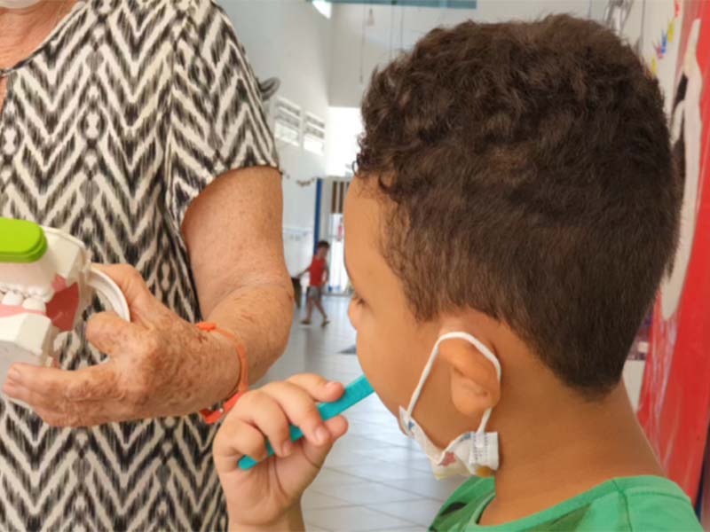 Juazeiro do Norte realiza atividades de saúde bucal em escolas