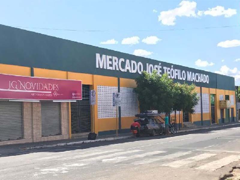 Prefeitura de Juazeiro do Norte instala letreiro no Mercado José Teófilo Machado