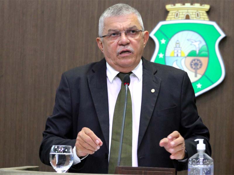 Procurador-geral autoriza investigação contra deputado por falar em ganhar eleição “na bala”