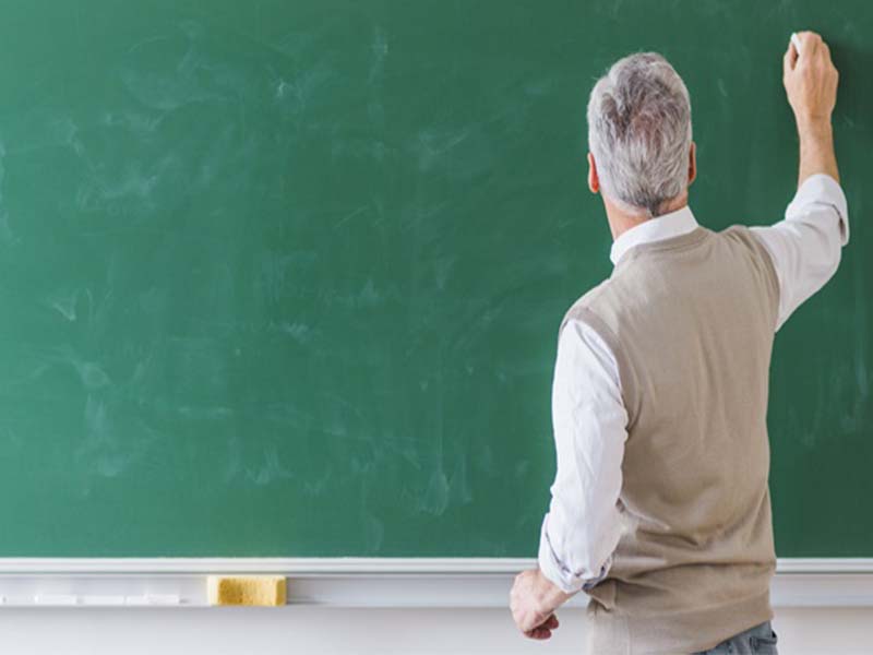 Em 2040, Brasil poderá ter carência de 235 mil professores, diz estudo