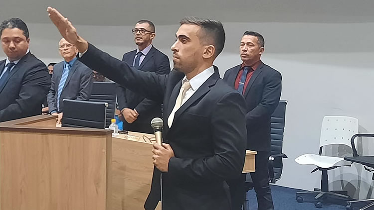 Suplente Victor Lacerda toma posse no cargo de vereador de Juazeiro do Norte
