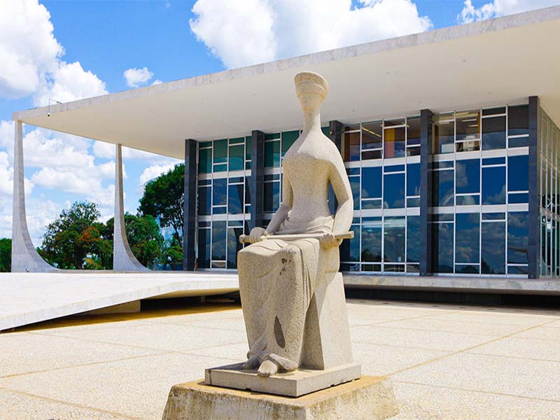 Maioria do STF vota por manter resolução do TSE sobre fake news
