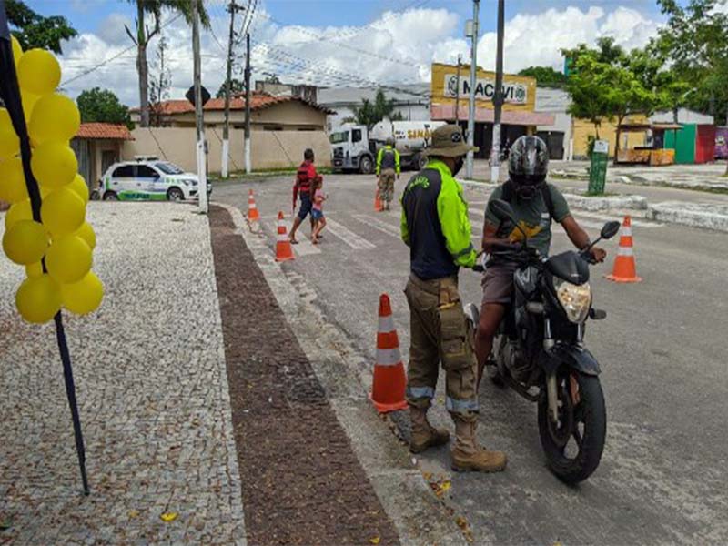 Motoristas “ficha limpa” podem deixar de pagar multas leves ou médias