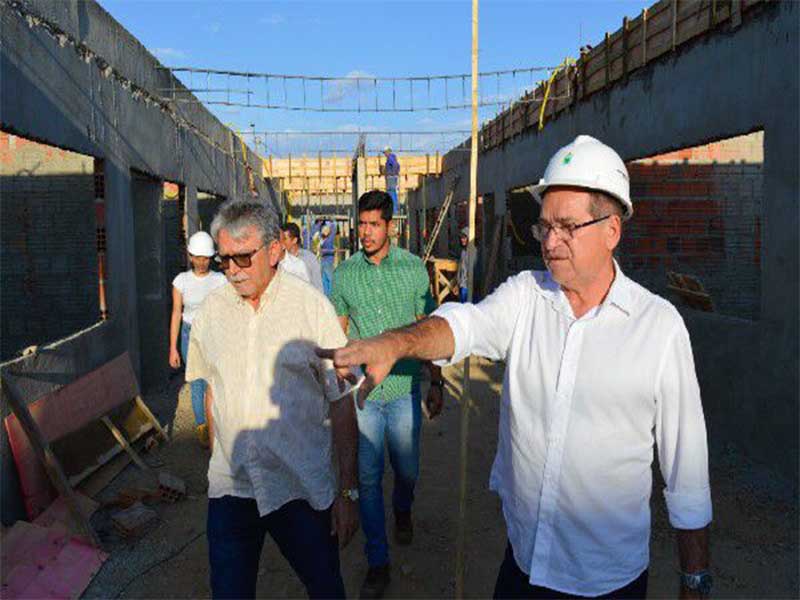 Em live, Zé Ailton anuncia novas obras e convocação de mais concursados