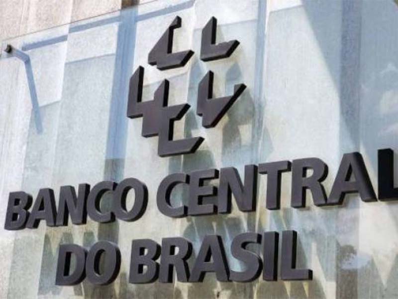 Economia Faturas de cartão com linguagem simples podem reduzir endividamento