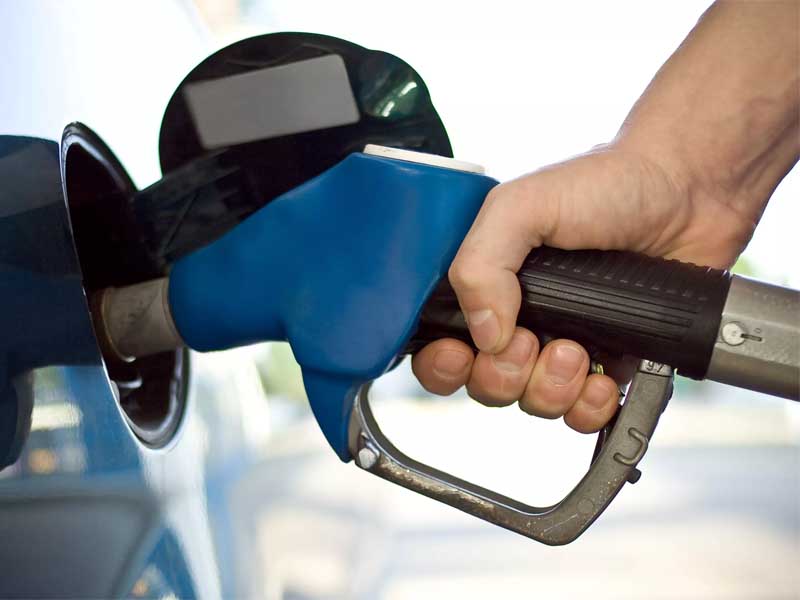 Sem reajuste da Petrobras, defasagem do diesel sobe a 20% e a da gasolina a 18%