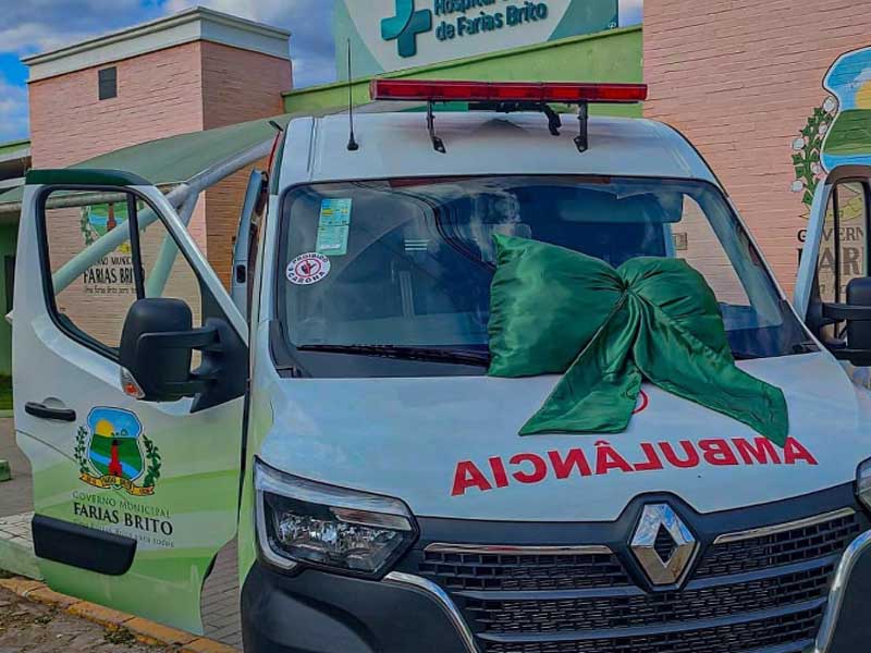 Prefeitura de Farias Brito entrega UTI-Móvel 0km para Secretaria de Saúde