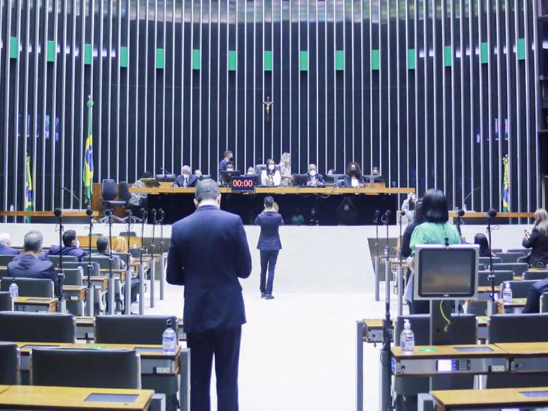 Projeto permite uso de gravação clandestina para ajudar vítimas de estupro