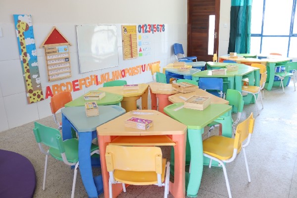 Juazeiro: Escola Helena Vieira dos Santos é entregue totalmente reformada