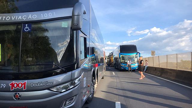 Caminhoneiros bolsonaristas bloqueiam ao menos oito pontos em cinco rodovias pelo país