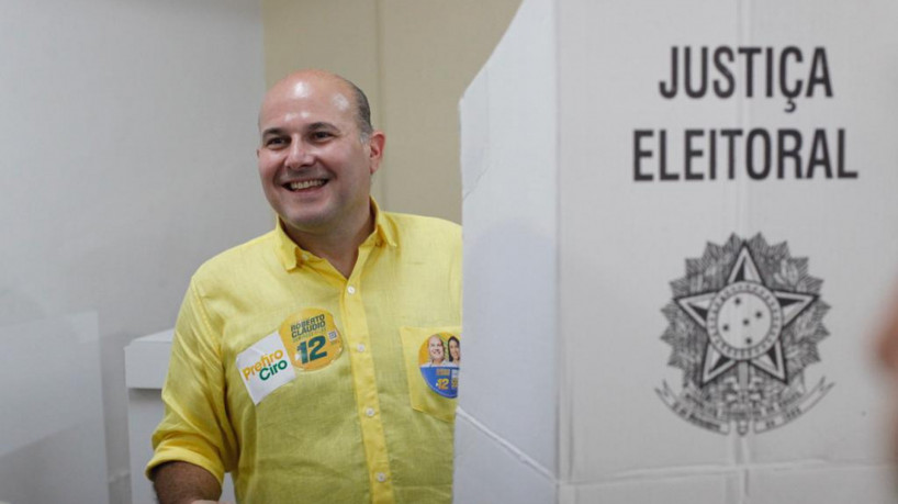 Eleições 2022: Roberto Cláudio, candidato a governador do Ceará, vota em Fortaleza