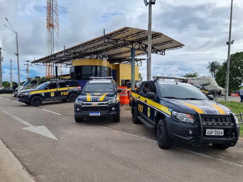 PRF descumpre ordem do TSE e faz pelo menos 560 operações contra ônibus de eleitores; Moraes intima diretor-geral