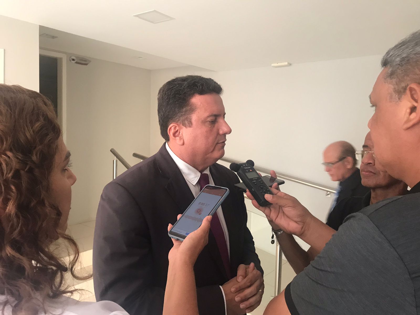 Empréstimo de US$ 80 milhões e suposto desvio de receitas médicas pautam sessão na Câmara de Juazeiro do Norte