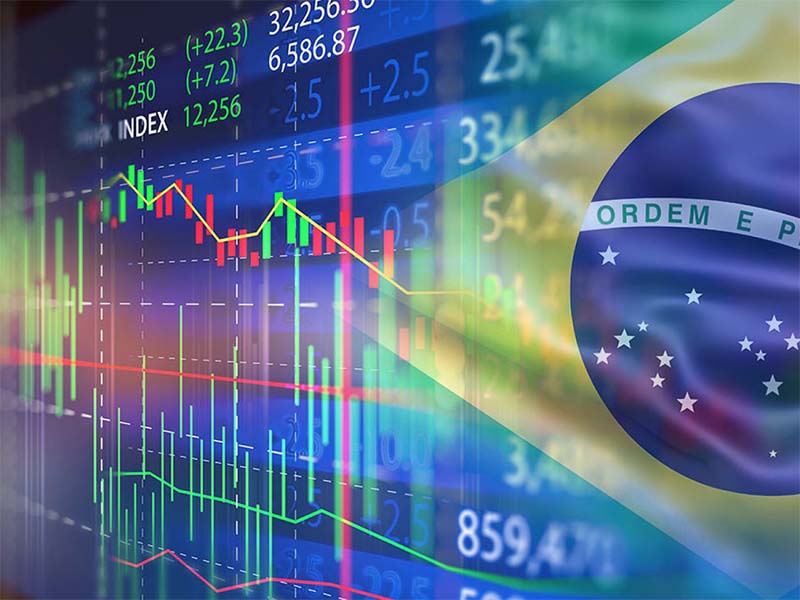 Ibovespa opera em alta encostando nos 120 mil pontos; dólar recua