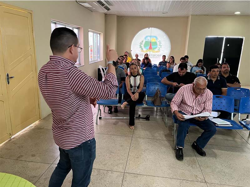 Farias Brito: Prefeitura capacita servidores sobre a nova lei de licitações
