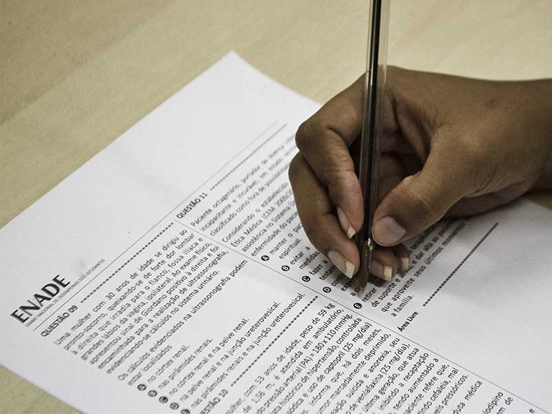Enade: estudantes têm até sábado para preencher questionário