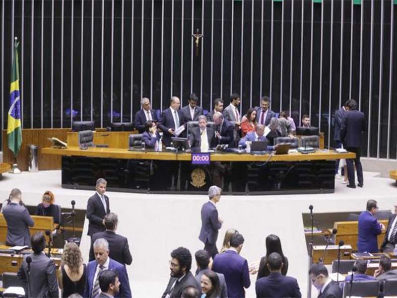 Câmara aprova projeto que aumenta penas para crimes sexuais contra crianças e adolescentes