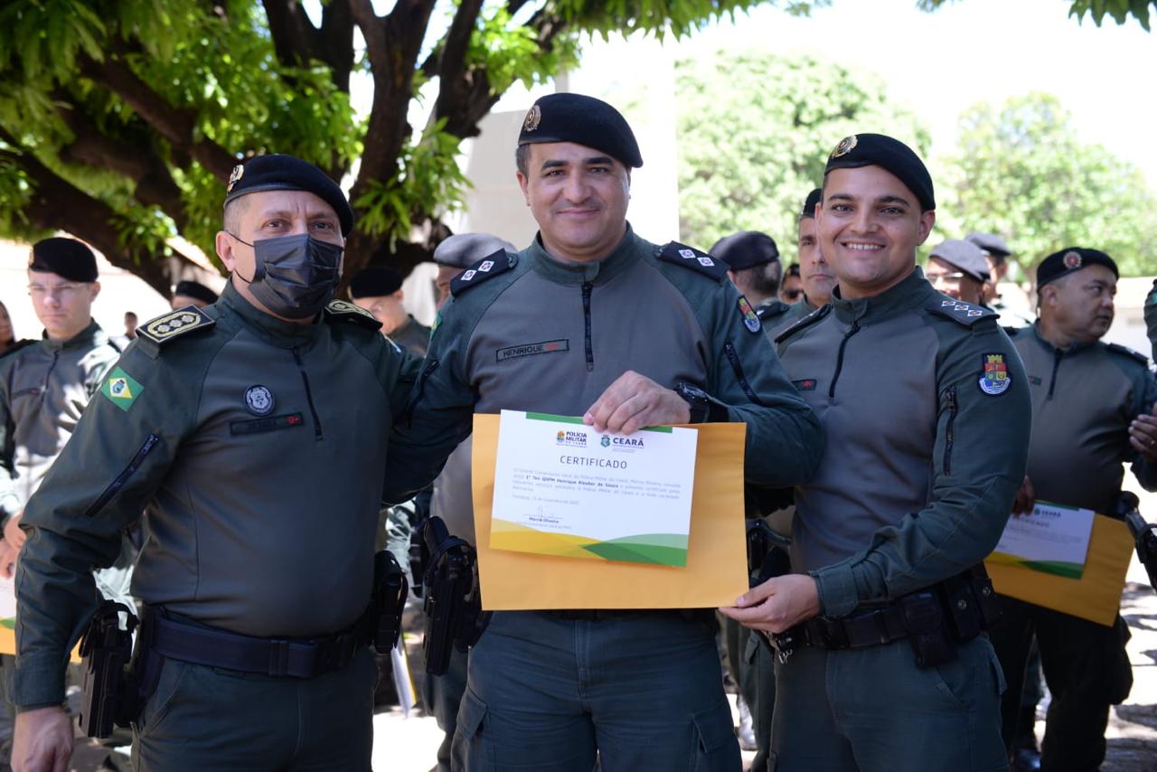Policiais militares recebem homenagem do 2º BPM, em Juazeiro do Norte
