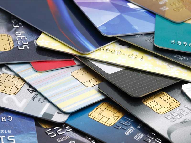 Pagamentos com cartões movimentam R$ 827 bilhões no 3º trimestre