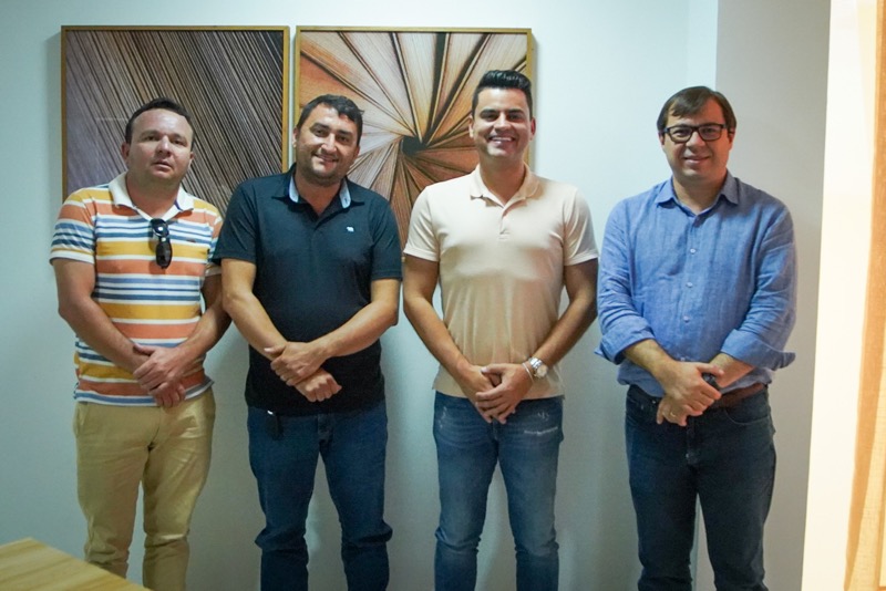 Com agenda intensa, Yury do Paredão se reúne com lideranças de Farias Brito