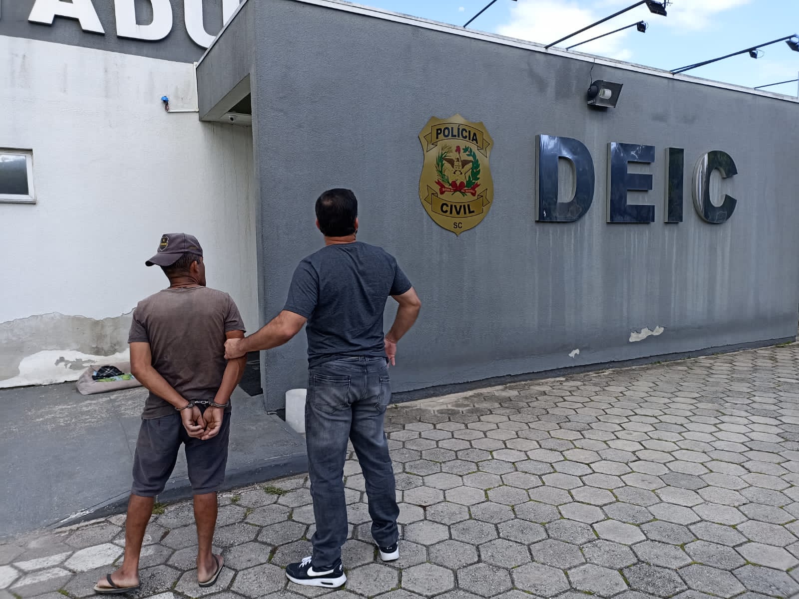 Acusado de matar idosas a golpes de foice e pauladas em Santana do Cariri é preso 15 anos após o crime