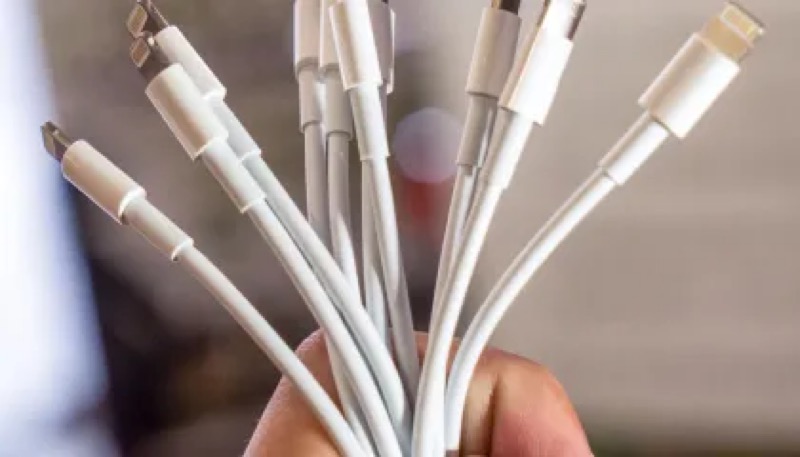 Justiça proíbe venda de iPhone sem carregador no Brasil; Apple vai recorrer