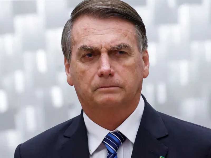 Bolsonaro concede indulto natalino a militares e policiais que cometeram crimes