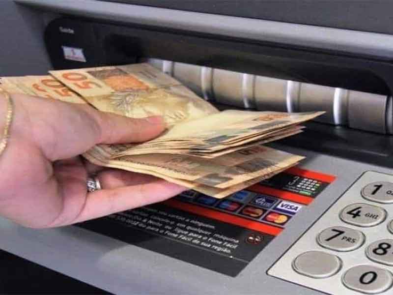 Segunda parcela do 13º salário cai na conta na próxima semana; saiba mais