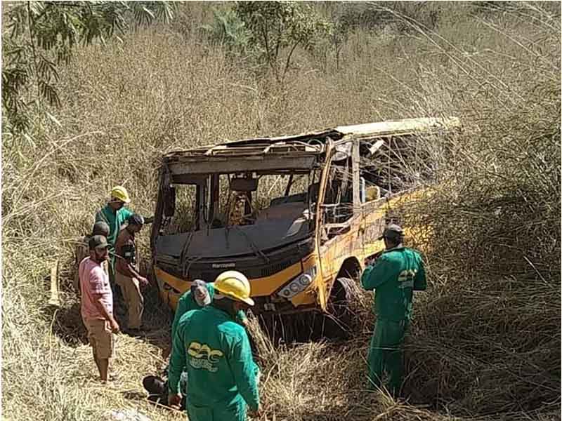 Justiça determina afastamento de secretário de Transportes e coordenador de Manutenção de Frota de Aurora após acidente com ônibus escolar