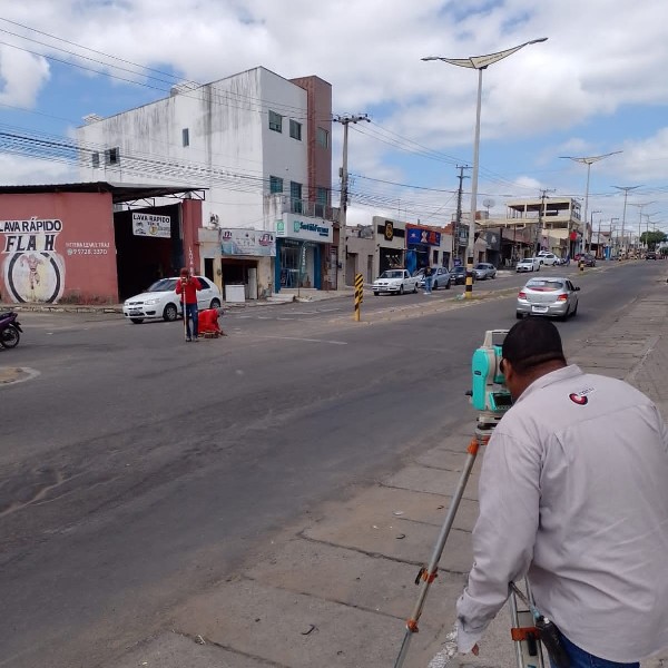 Seinfra e Demutran requalificam rotatória em Juazeiro do Norte