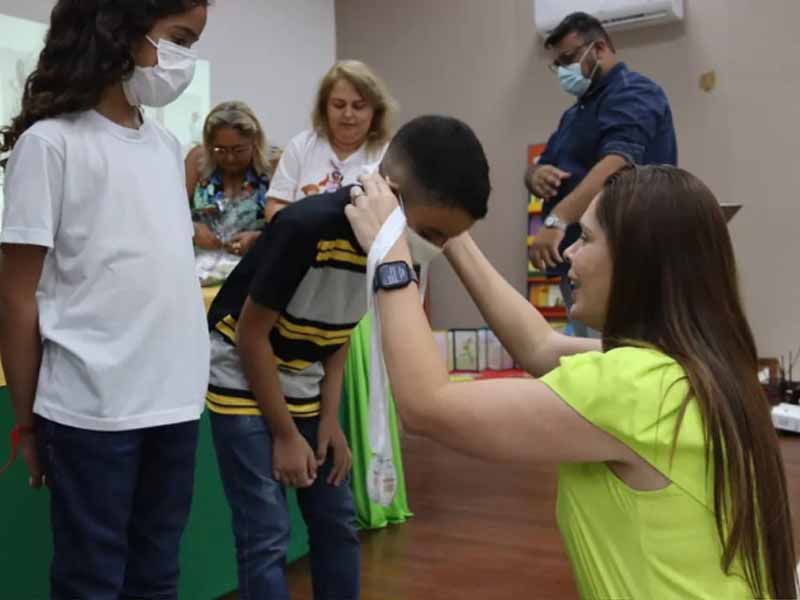 Projeto Professor Alfabetizador entrega troféus e medalhas em Juazeiro do Norte