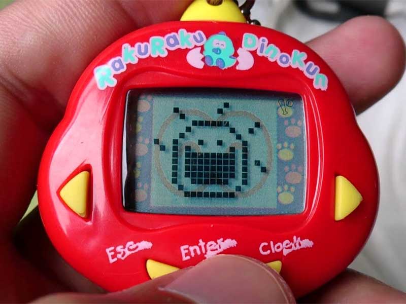 Aparelho de “pet virtual” volta e substitui os smartphones na mão de crianças