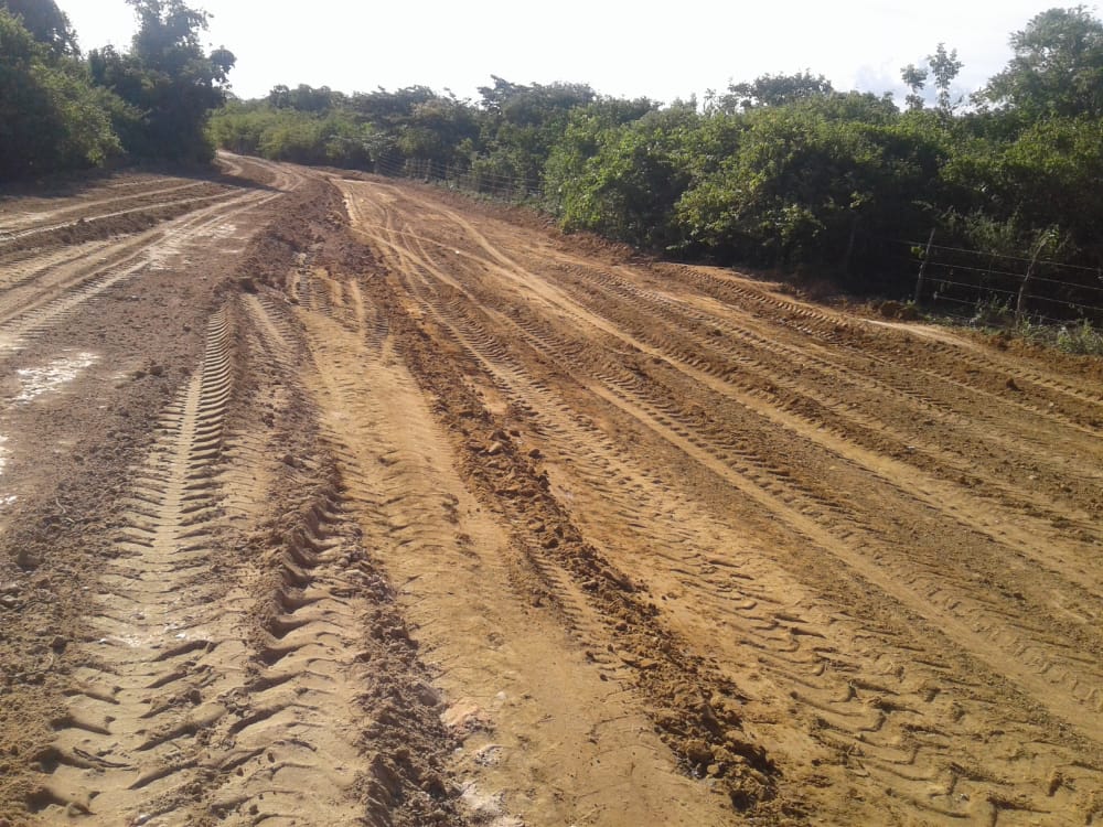 Seinfra avança na recomposição de vias vicinais no Sítio Betânia em Barbalha